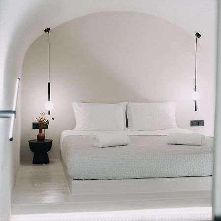 Noir Cave Villa With Private Jacuzzi And Sunset Terrace Pyrgos Kallistis Exterior foto
